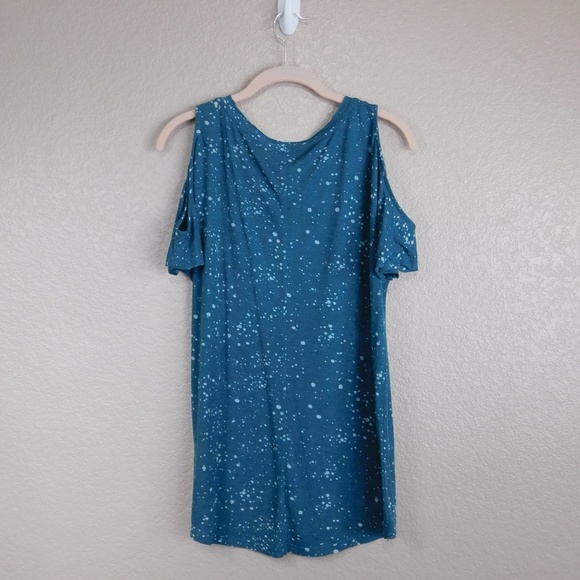 Rock & Republic Green Open Shoulder Top - Picture 2 of 4